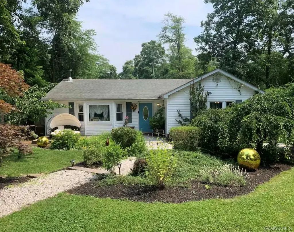 155 Wavecrest Drive, Mastic Beach