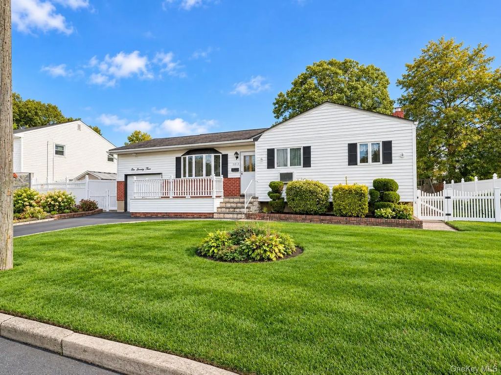 1073 Oakneck Road, Bay Shore