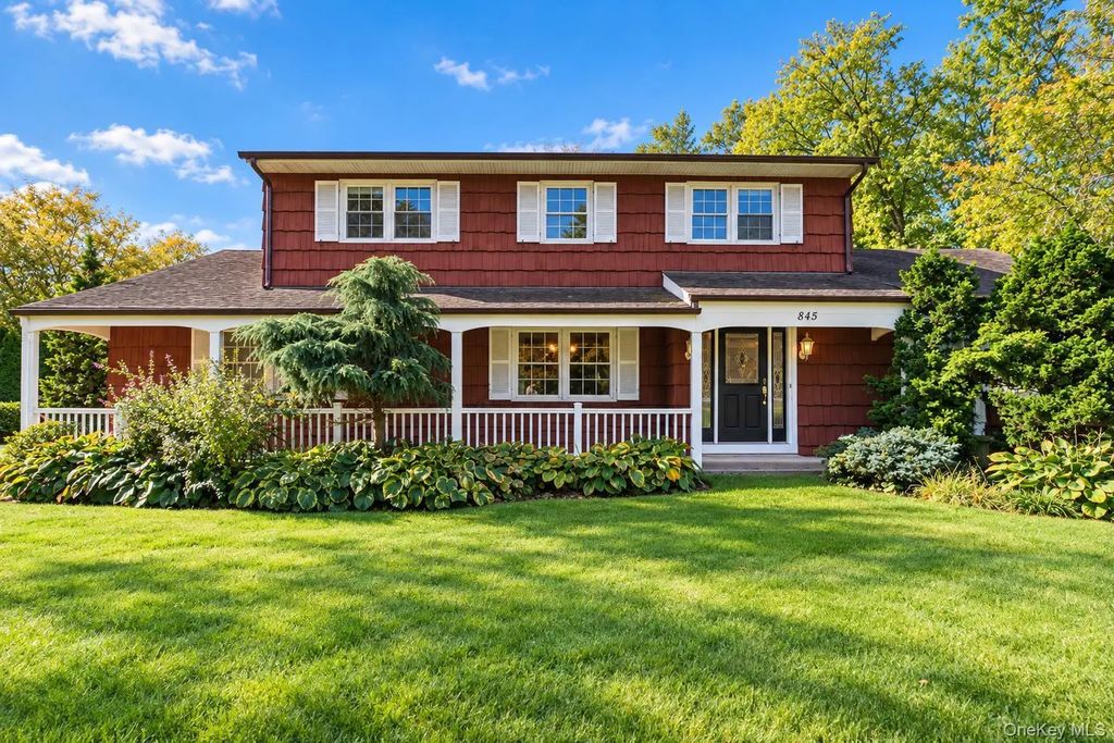 845 Park Avenue, Huntington