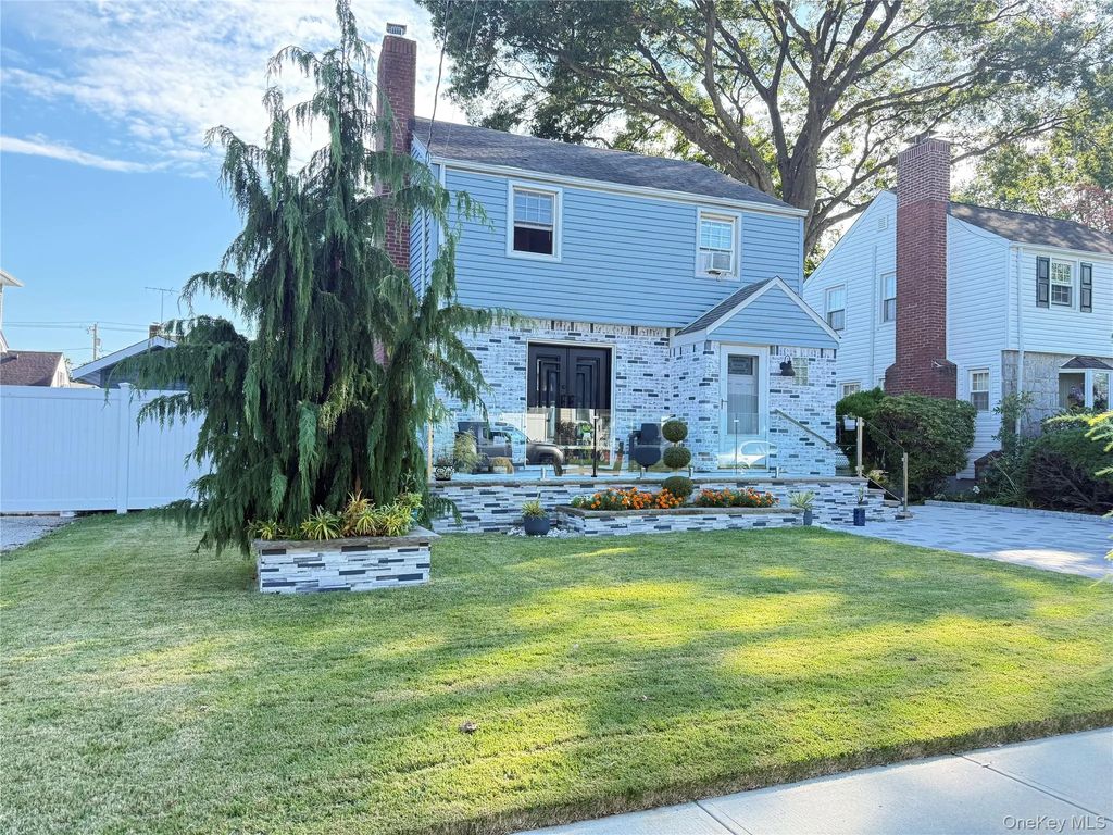 12 Cottage Place, Hempstead