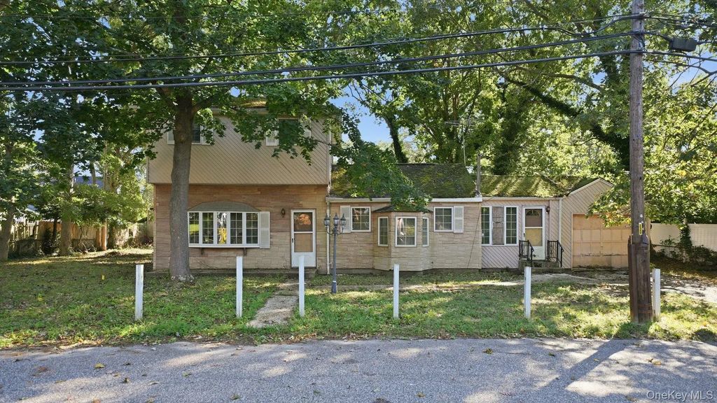 6 Cherry Lane, Lake Grove