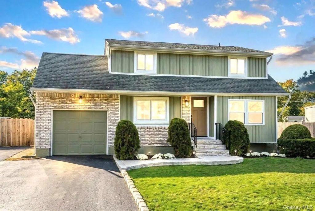 163 Avondale Drive, Centereach