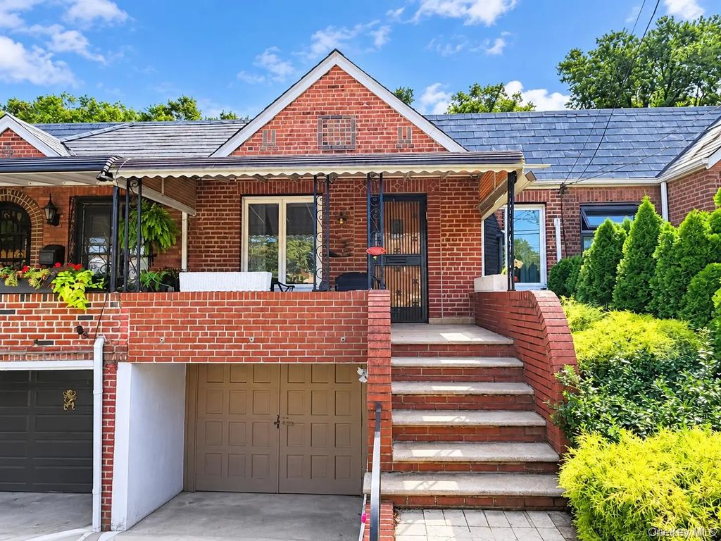 66-43 Alderton Street, Rego Park