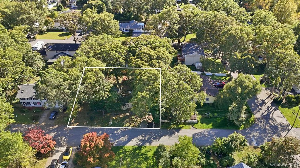 6 Cherry Lane, Lake Grove