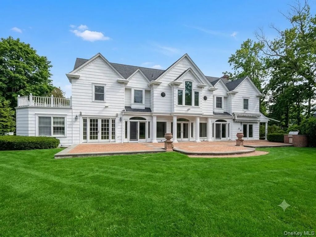 187 Hewlett Neck Road, Woodmere