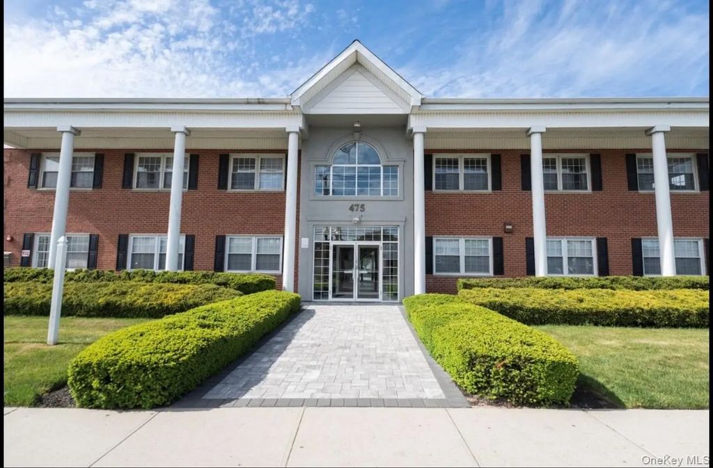 475 E Main Street # 204, Patchogue