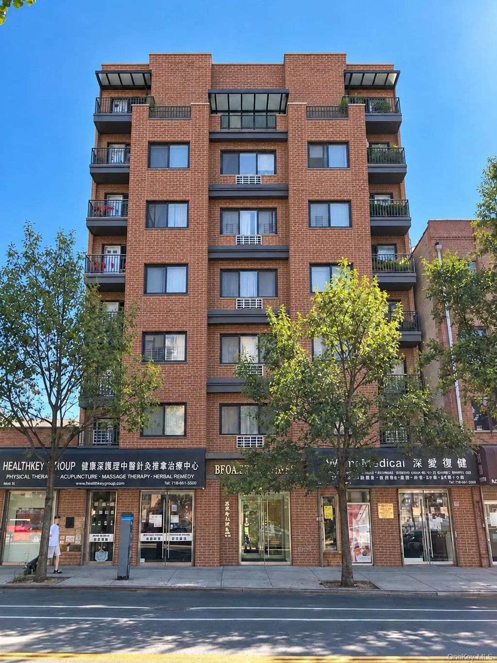 85-23 Broadway # 2c, Elmhurst