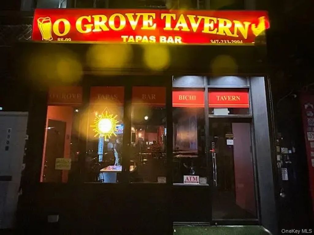 8809 Jamaica Avenue, Woodhaven
