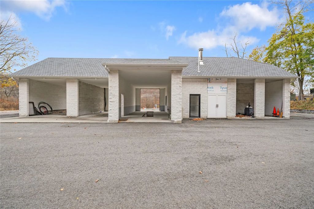 70 Roa Hook Road, Cortlandt Manor