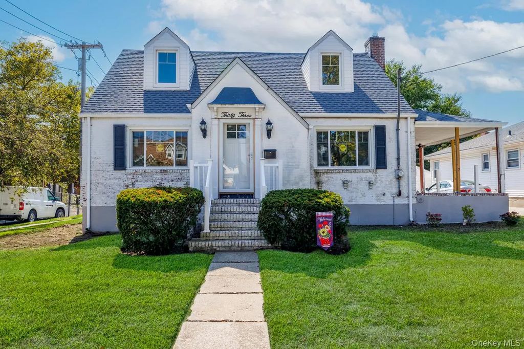 33 Farnum Street, Lynbrook