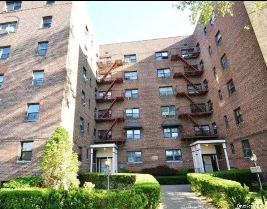 147-14 84th Rd # 2d, Briarwood