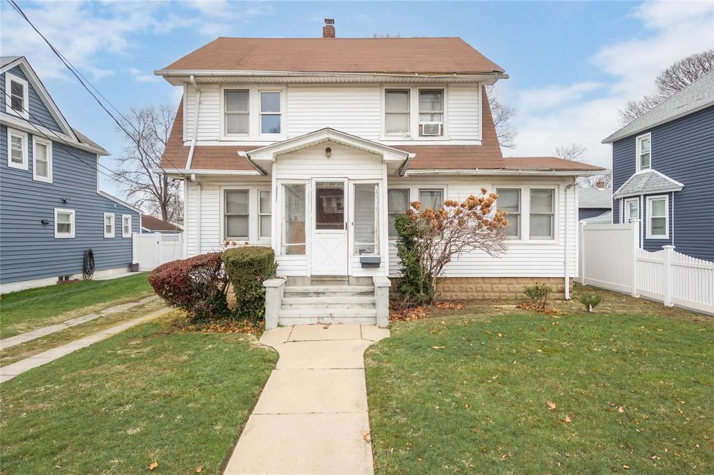 67 E Dean Street, Freeport