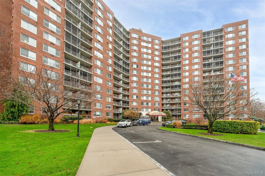 220-55 46 Avenue # 5r, Bayside