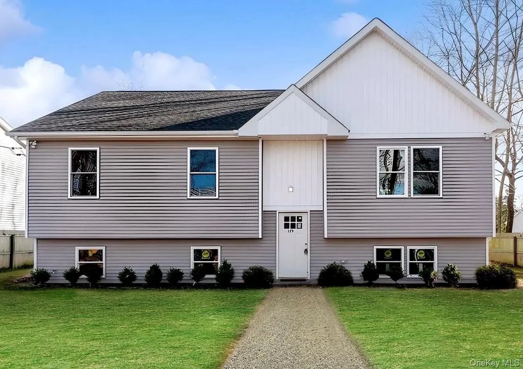 150 Beaver Drive, Mastic Beach