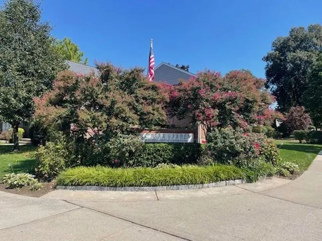 216-21 73 Avenue # 1, Bayside