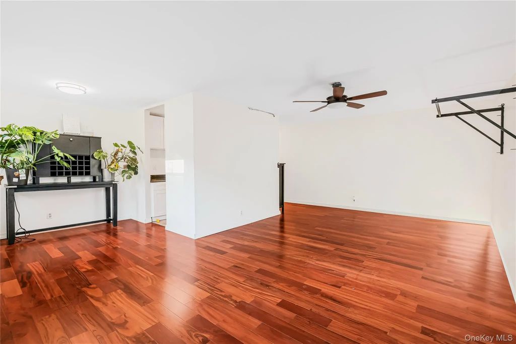 1300 Midland Avenue # B42, Yonkers