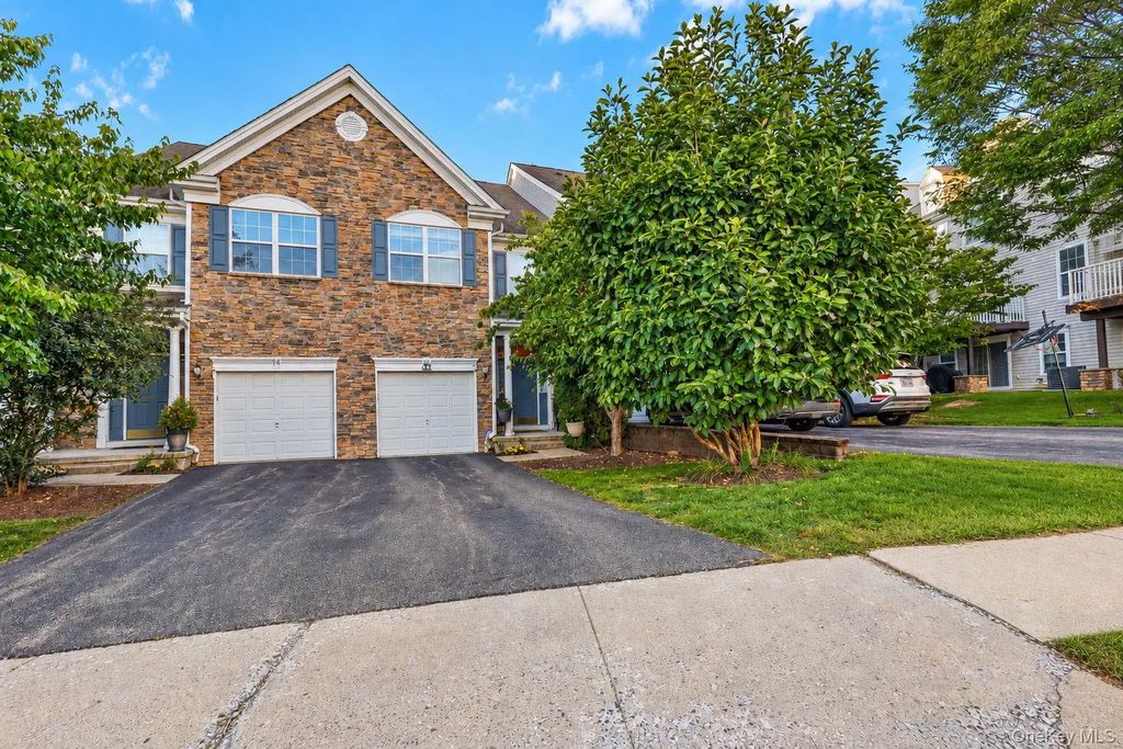 92 Barr Lane, Monroe