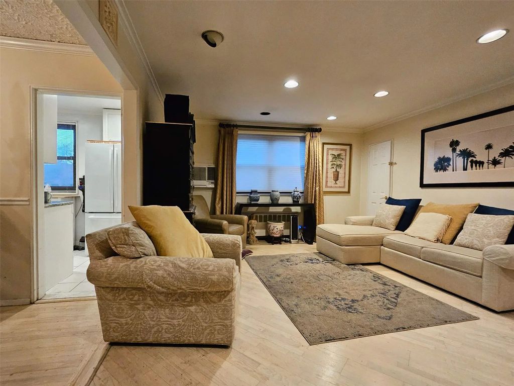 61-26 245th Place # F-2, Douglaston