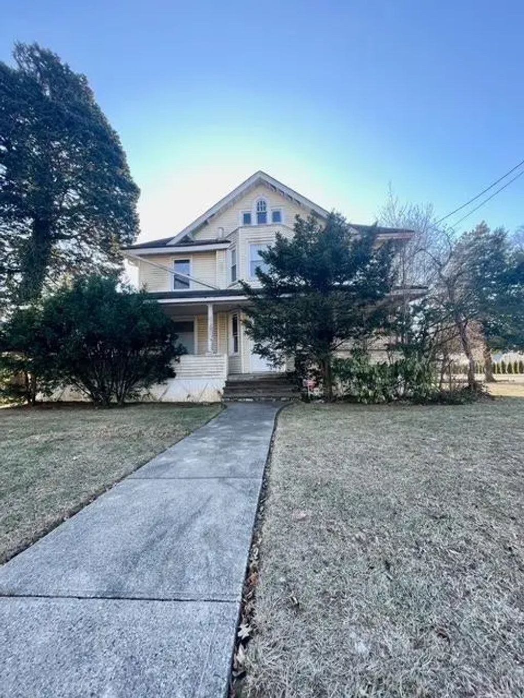 142 Willow Street, Roslyn Heights