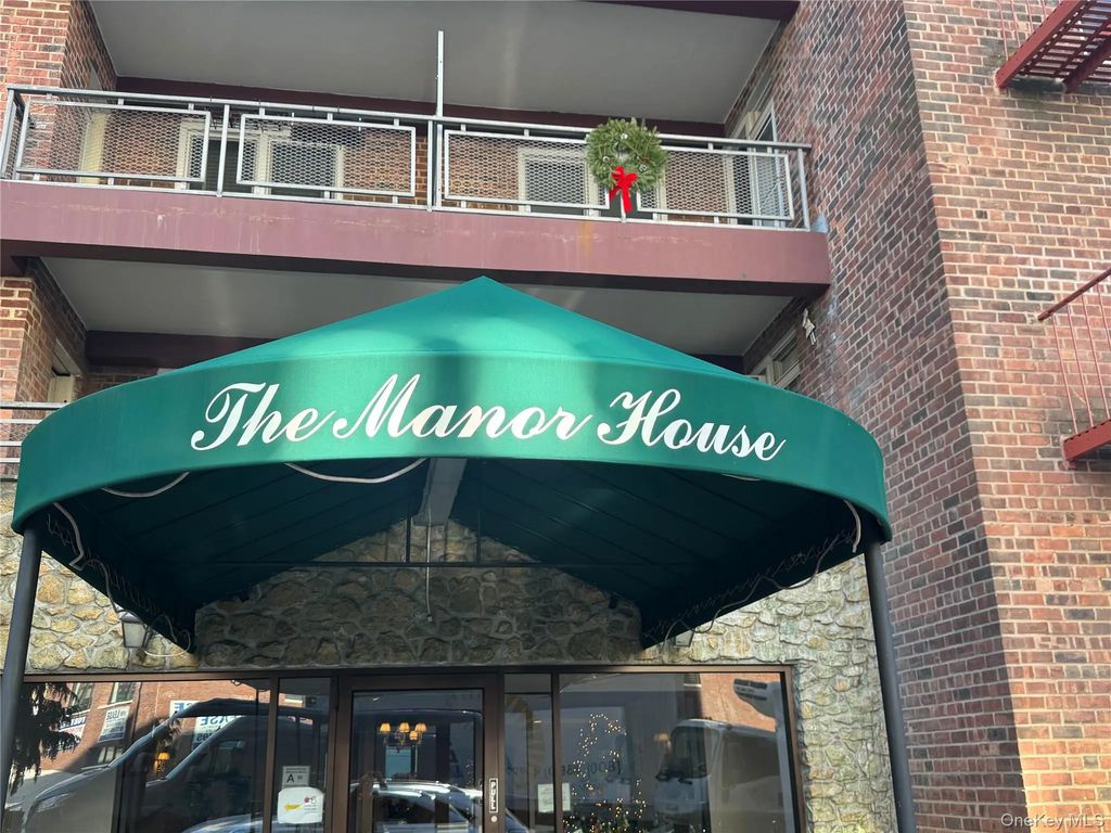 241-20 Northern Blvd # 6h, Douglaston