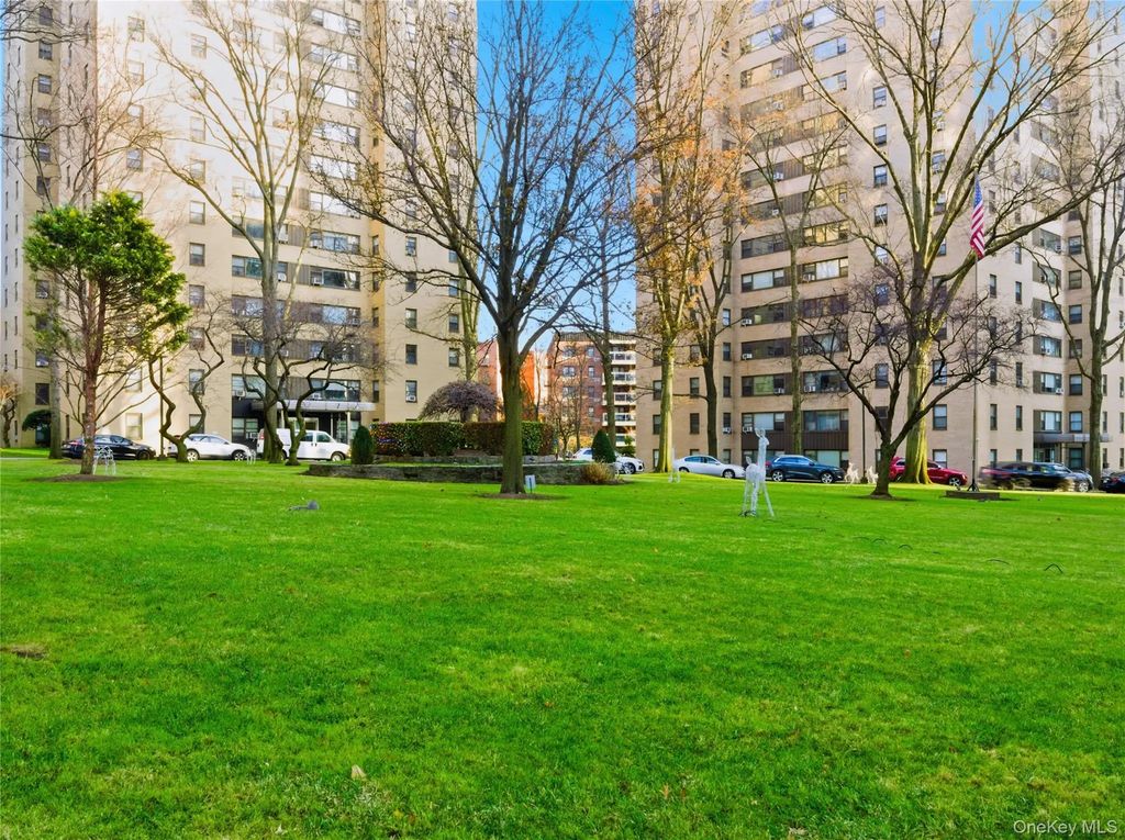 4 Fordham Hill Oval # 8g, Bronx