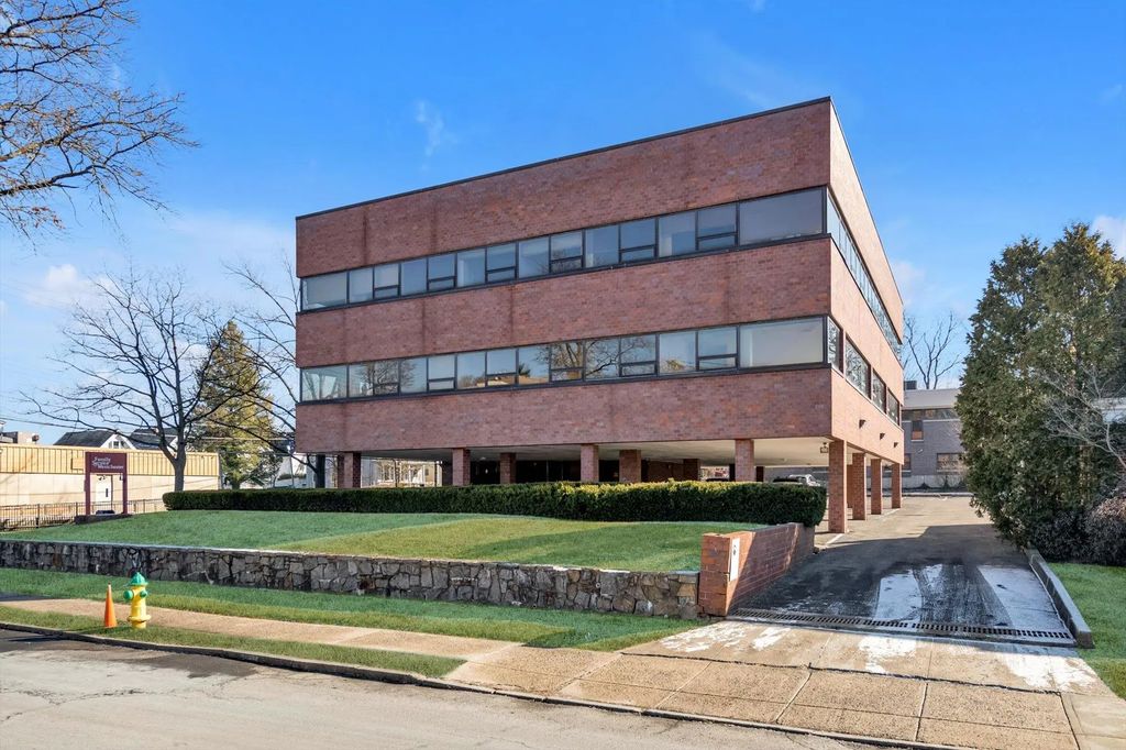 1 Summit Avenue # 2nd Floor, White Plains