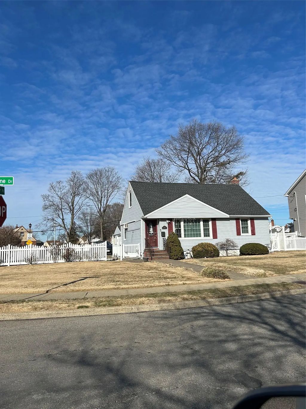 1096 Shelburne Drive, Franklin Square