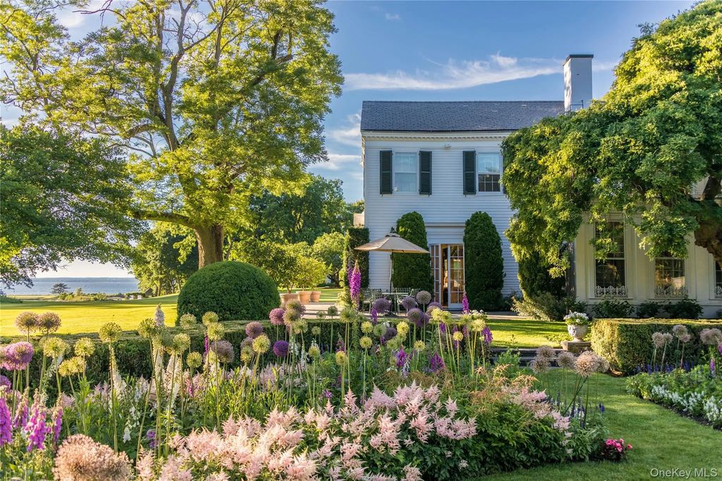 10 Lands End Road, Locust Valley