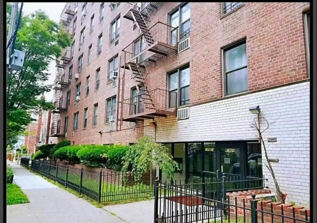 149-43 35 # 3j, Flushing