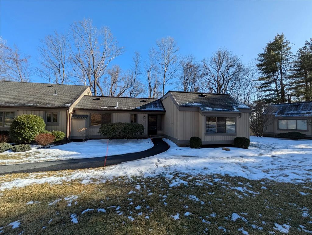 295 Heritage Hills # B, Somers