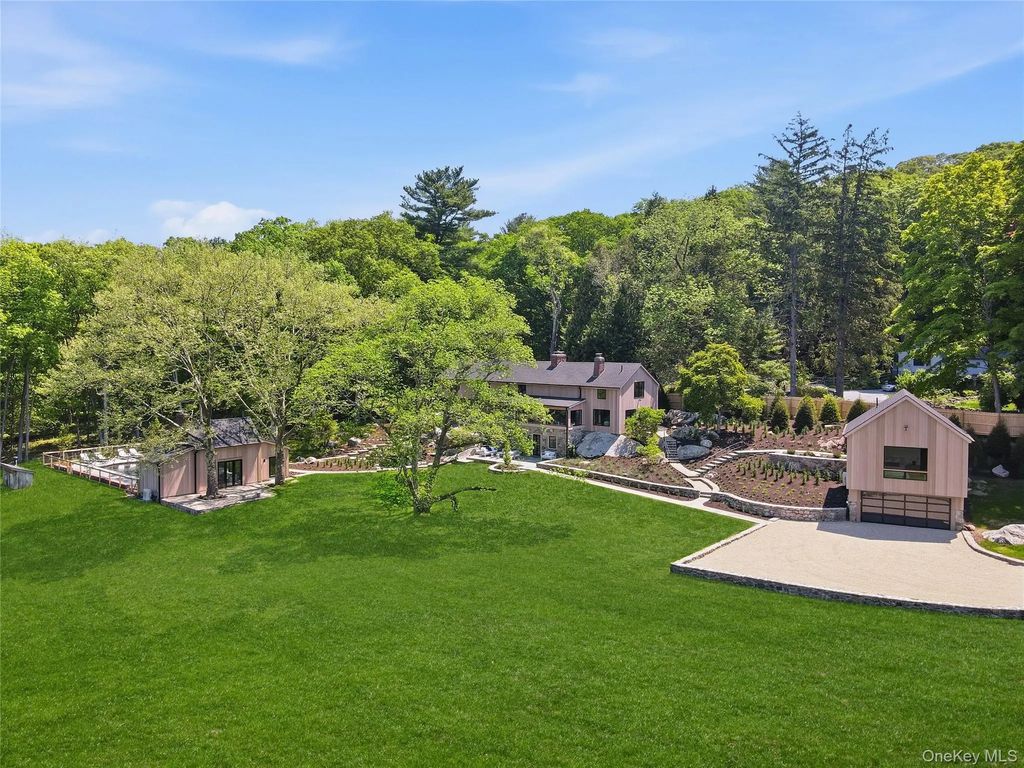 39 Old Snake Hill Road, Pound Ridge