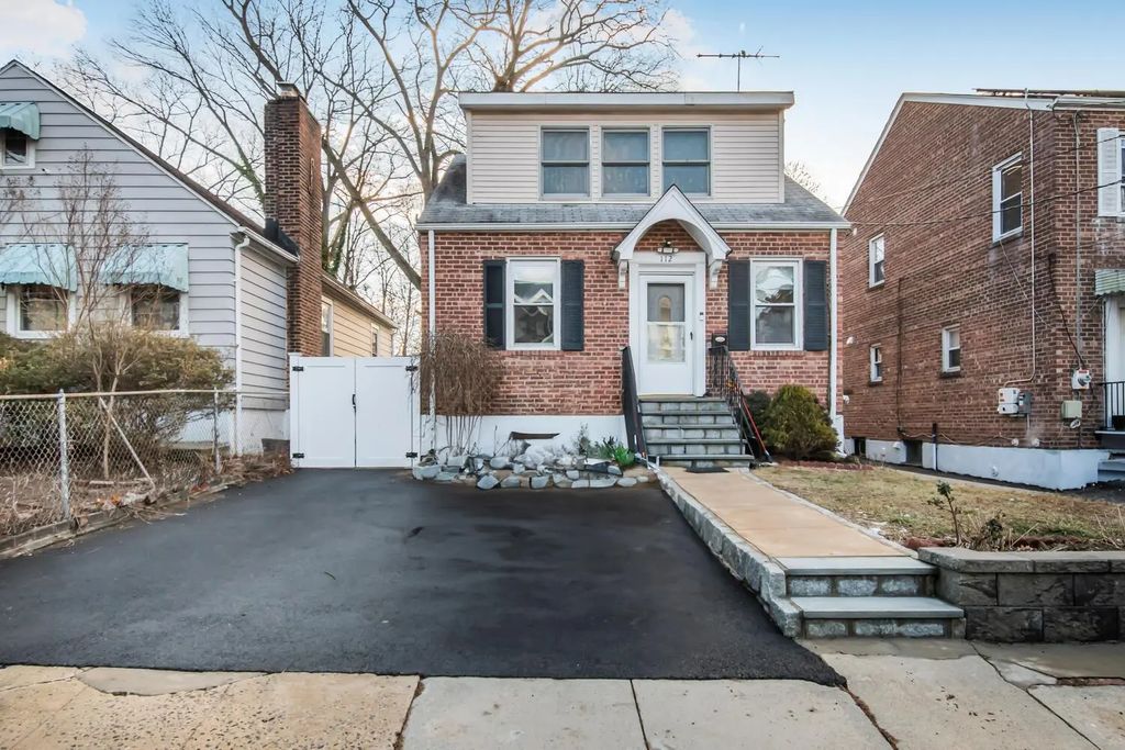 112 Hart Avenue, Yonkers