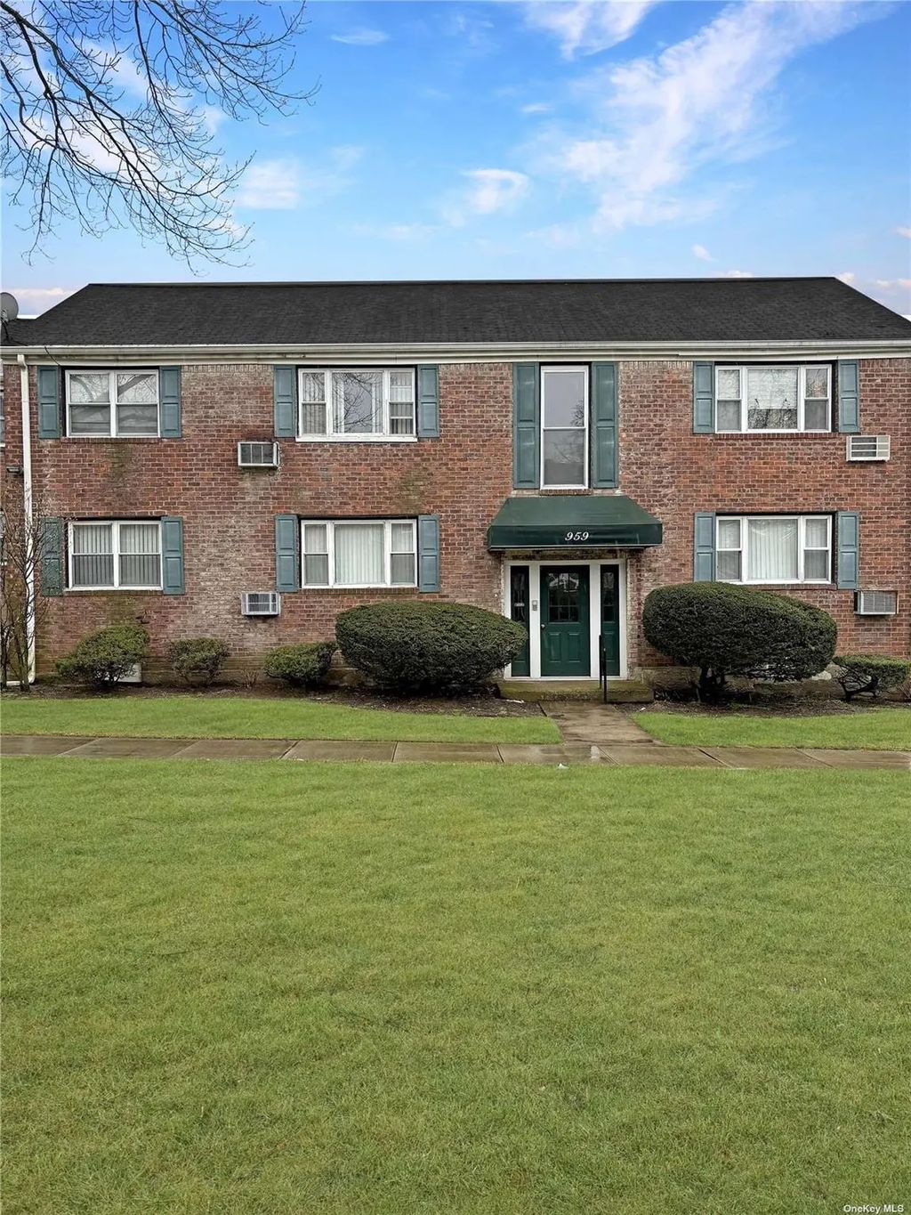 959 Fenwood Drive 3, Valley Stream