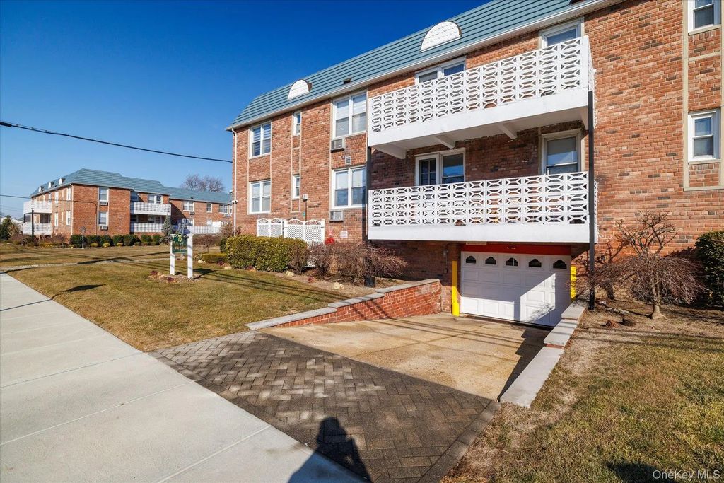 75 Noble Street 219, Lynbrook