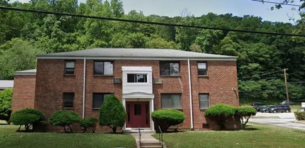 19 Lawrence Drive # C, White Plains