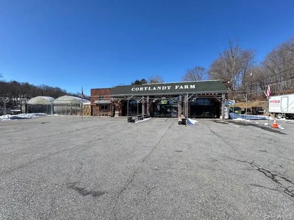 2267 Crompond Road, Cortlandt Manor