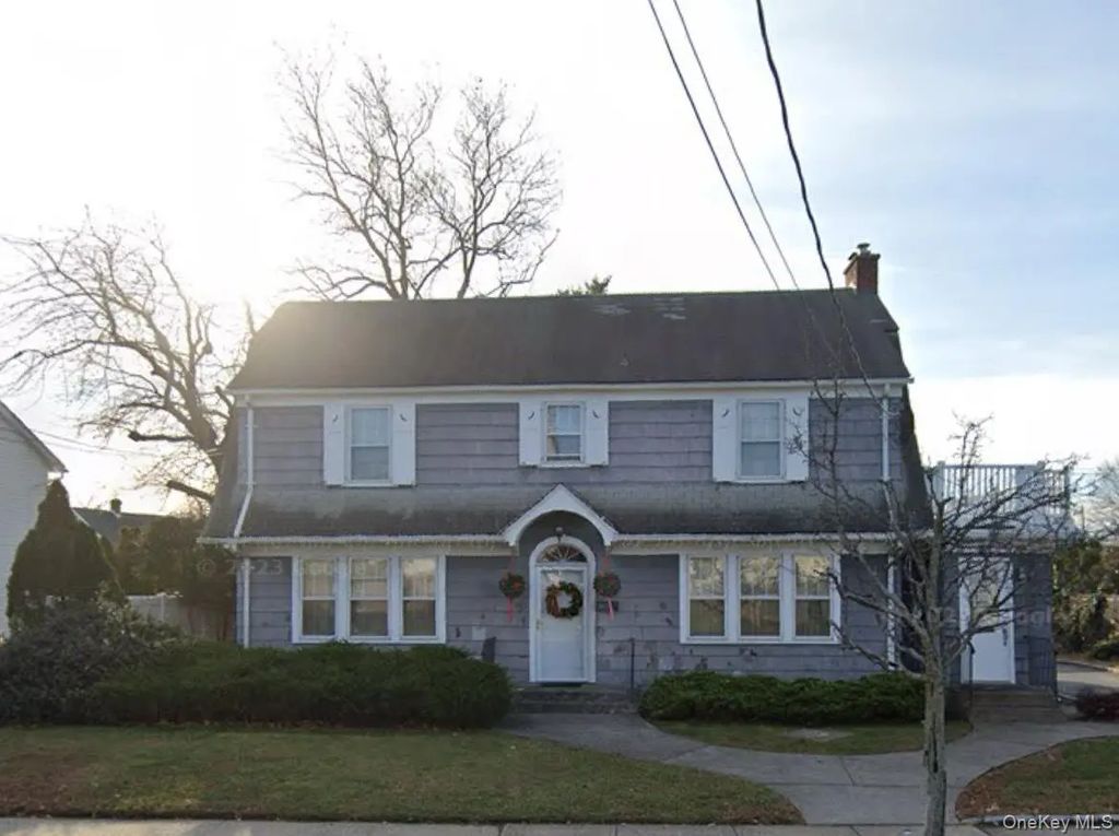 46 Conklin Street, Farmingdale