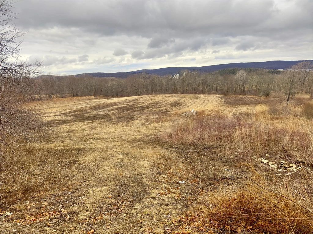 326 Cornwall Hill Road, Patterson