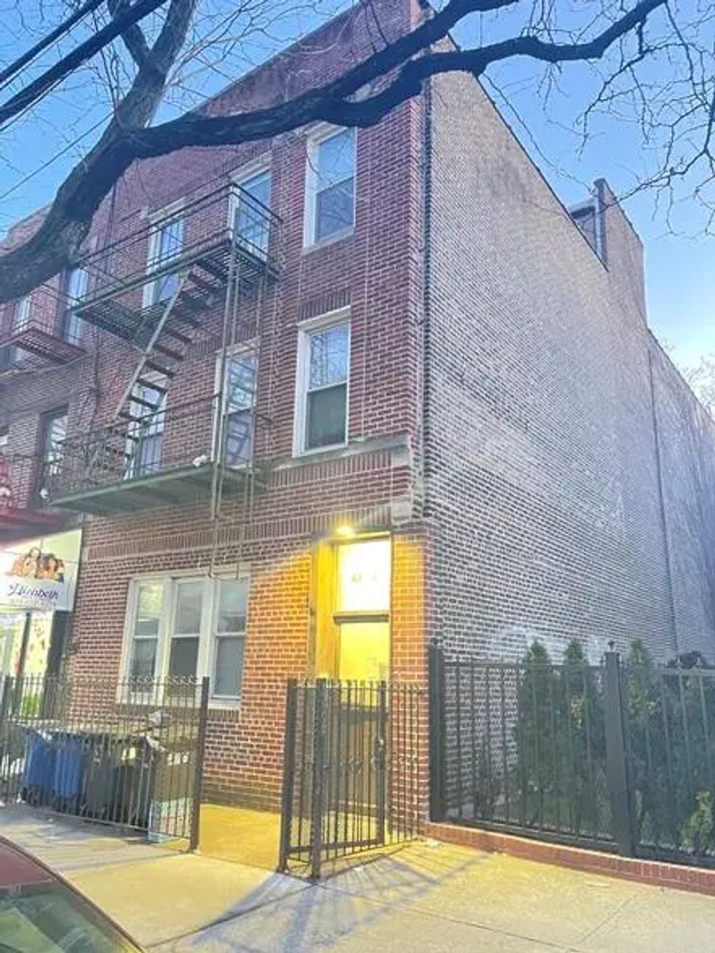 23-12 Broadway, Astoria