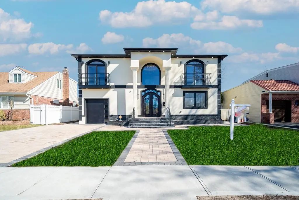 1022 Lorraine Drive, Franklin Square