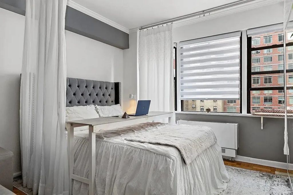 240 46 E # 10e, New York (Manhattan)
