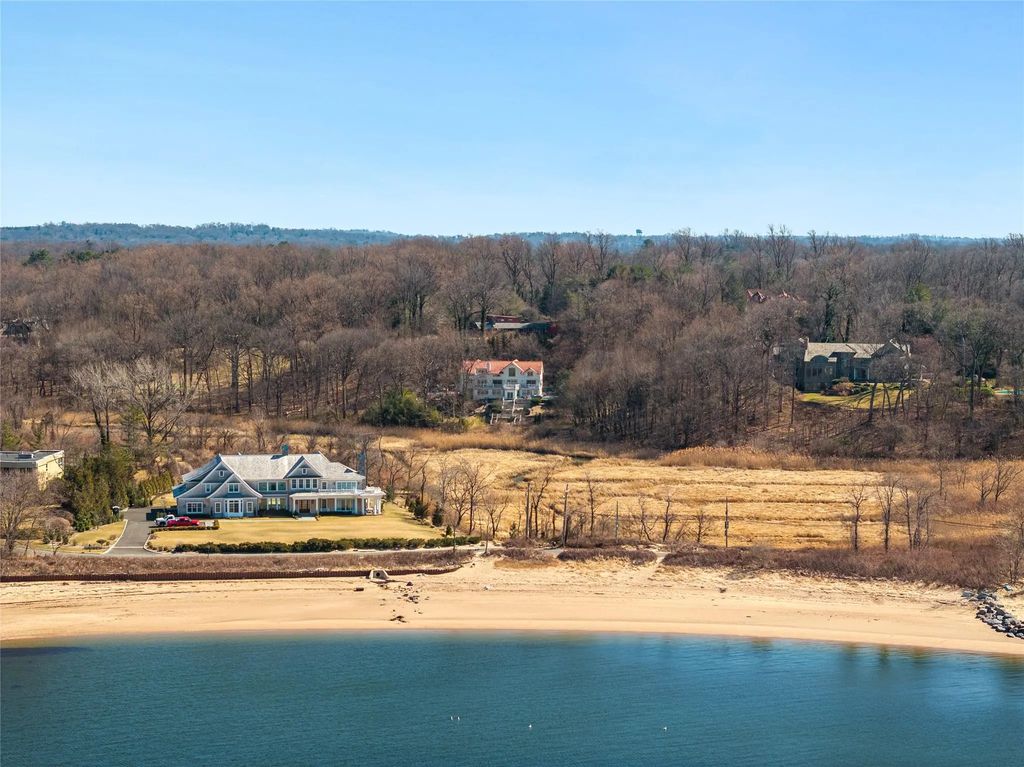 15 Hoffstot Lane, Sands Point