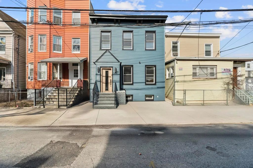 11 Cedar St, Yonkers