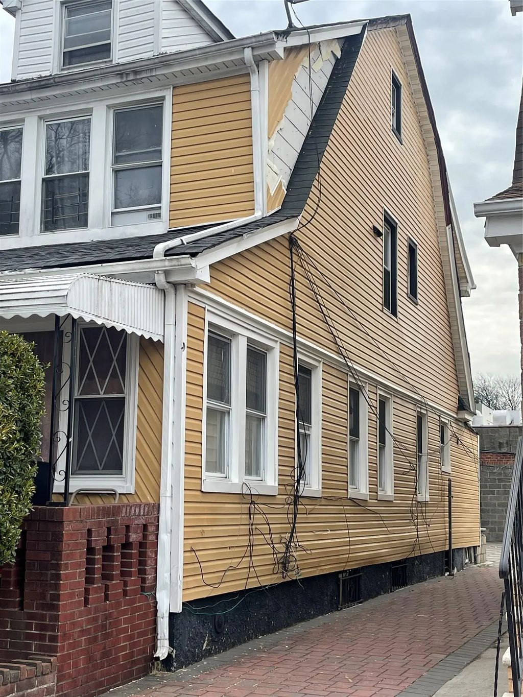 205-26 116th Road, Saint Albans