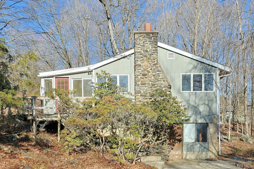 35 Mountain Trail, Croton-on-Hudson