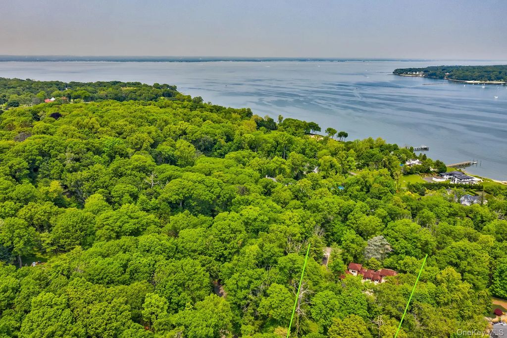 262 Harbor Acres Road, Port Washington