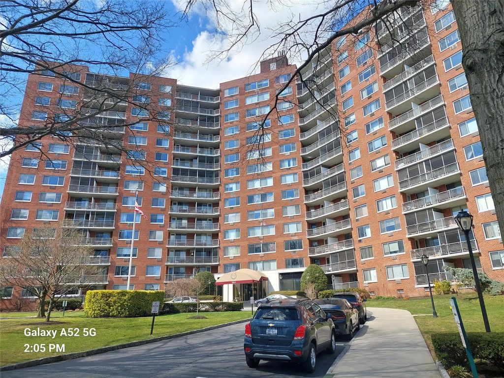 220-55 46 Avenue # #6f, Bayside