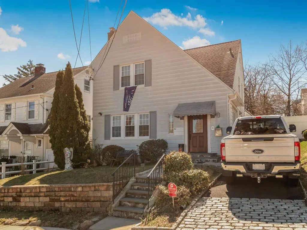 34 Kinross Place, Yonkers