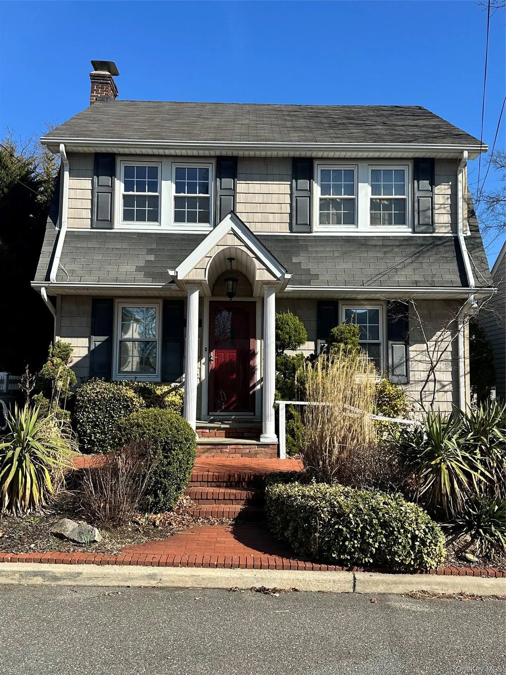 122 Finucane Place, Woodmere