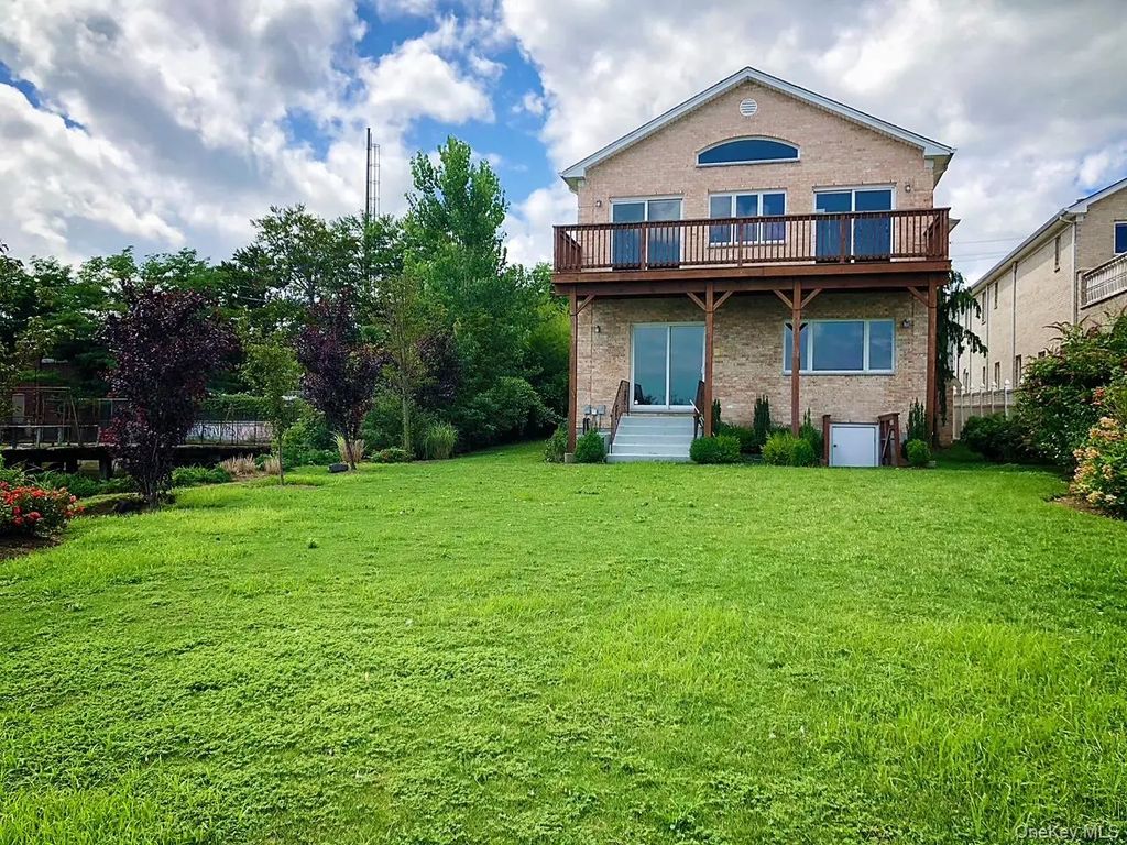 150-129 Powells Cove Boulevard, Whitestone